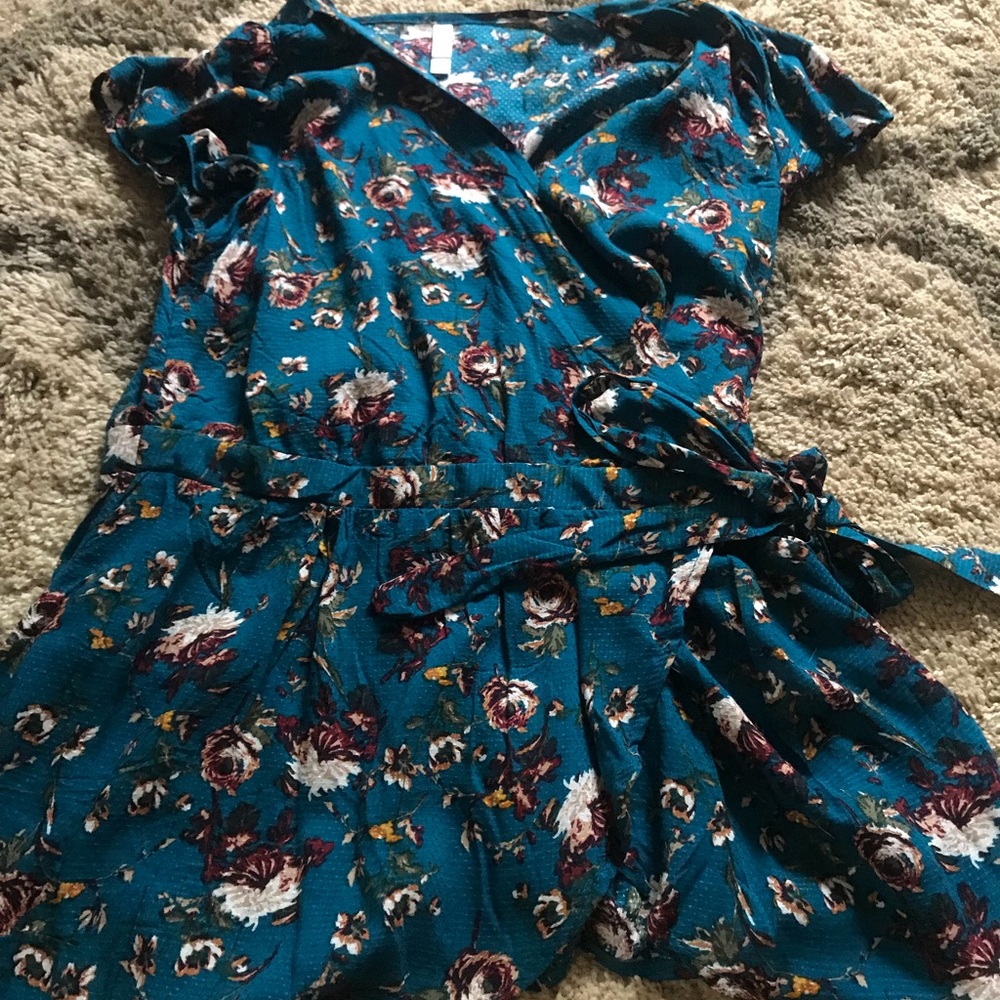 Floral wrap top